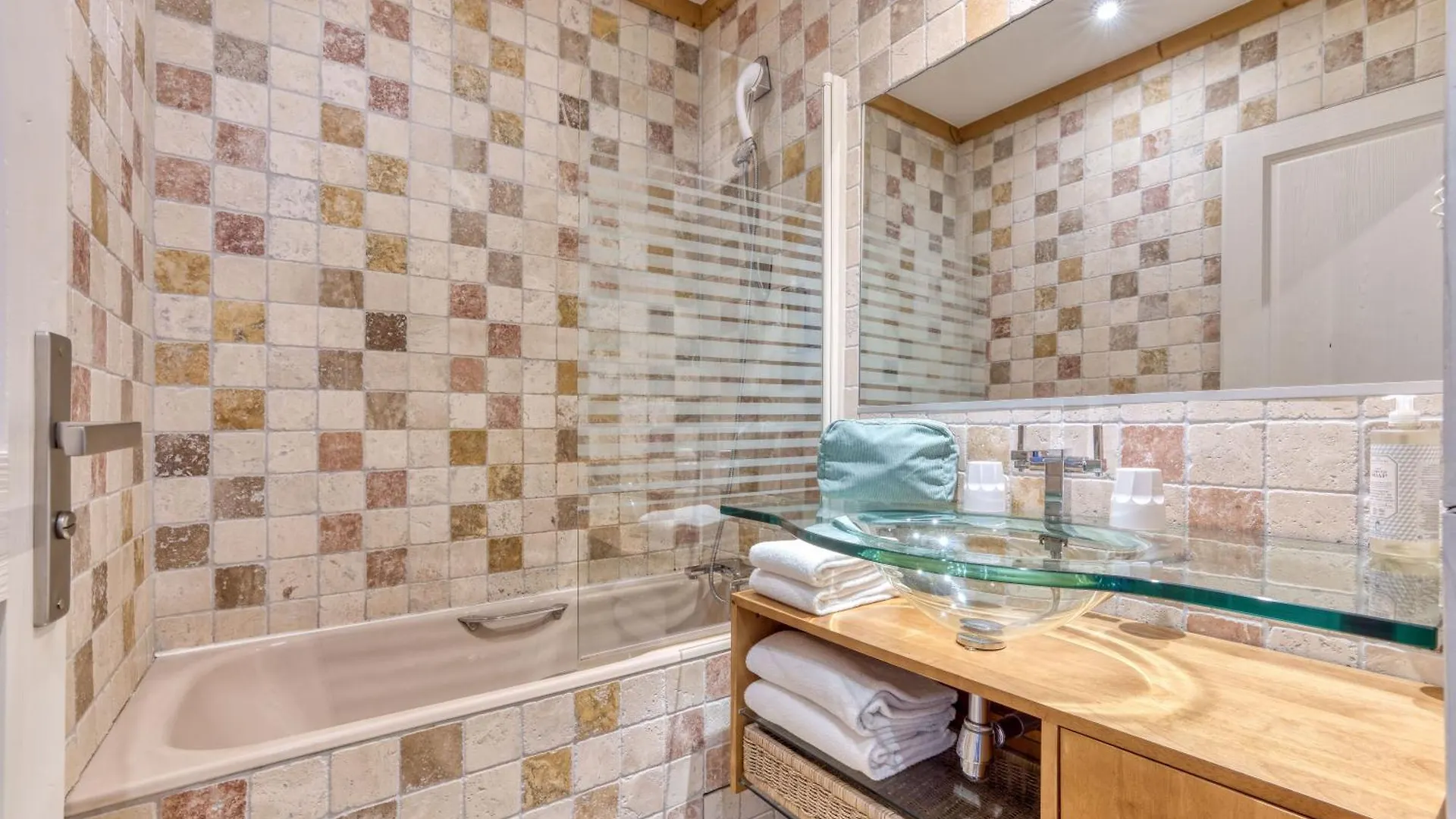 Hotel Lyret شامونكس